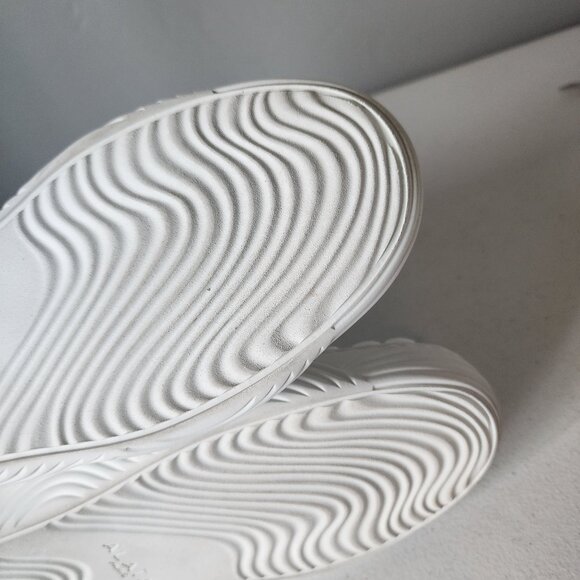 Alaia Knit Sneaker "EUC" - Picture 10 of 16